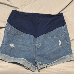 Maternity shorts